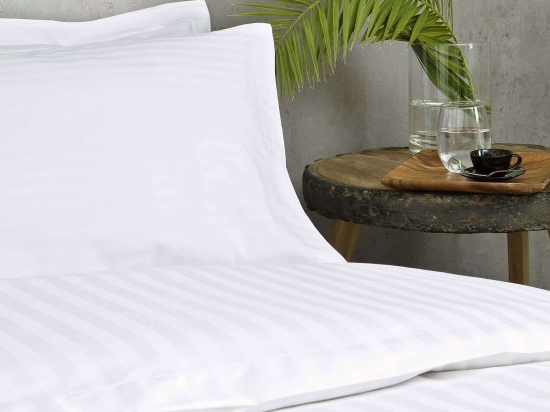 Σεντόνι Ξενοδοχείου White 240 Κλωστές Σατέν ρίγα 1cm 100% Βαμβάκι Πενιέ Μονό 160x280cm 100% Πενιέ Βαμβάκι