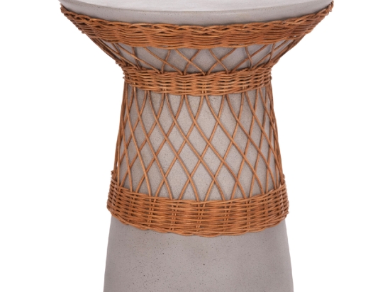 ΒΟΗΘΗΤΙΚΟ ΤΡΑΠΕΖΙ ΣΤΡΟΓΓΥΛΟ DELIA HM18167.03 FIBER CEMENT ΓΚΡΙ & RATTAN Φ40x45Υεκ