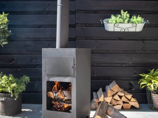 Esschert Design σόμπα εξωτερικού χώρου σε γκρι απόχρωση με σχάρα για ψήσιμο 39x39x137 εκ