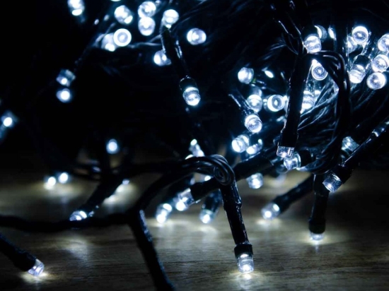 400 Led λαμπάκια IP44 με 8 προγράμματα πράσινο καλώδιο και λευκό ψυχρό φως 16μ