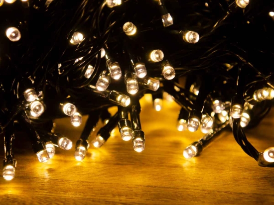 400 Led λαμπάκια IP44 με 8 προγράμματα πράσινο καλώδιο και θερμό φως 16μ