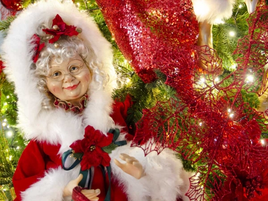 The Christmas Couple πρόταση στολισμού για χριστουγεννιάτικο δέντρο με 100 στολίδια