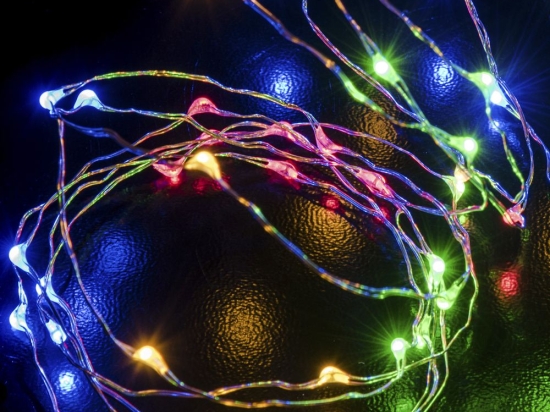 50 MicroLed λαμπάκια αδιάβροχα μπαταρίας με χάλκινο καλώδιο και πολύχρωμο φως 2.5μ