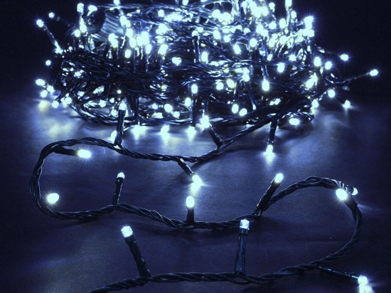 50 Led λαμπάκια IP44 με πρόγραμμα πράσινο καλώδιο ψυχρό λευκό φως 2.5μ