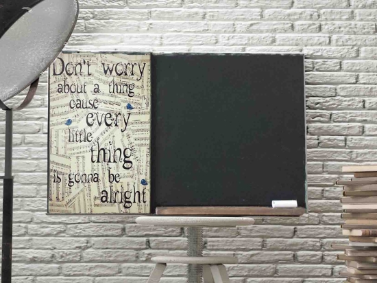 Don't worry about a thing ξύλινος χειροποίητος μαυροπίνακας 38x26 εκ