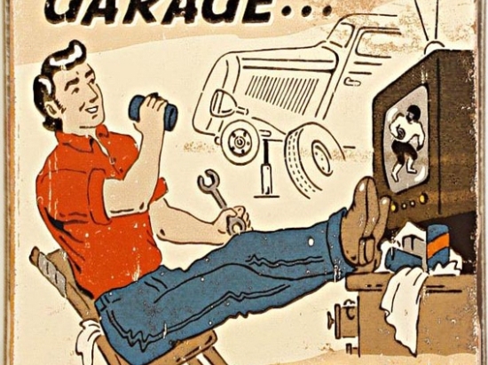 Πίνακας χειροποίητος what happens in the garage 20x30 εκ