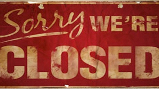 Ρετρό πίνακας χειροποίητος sorry we are closed 26x13 εκ