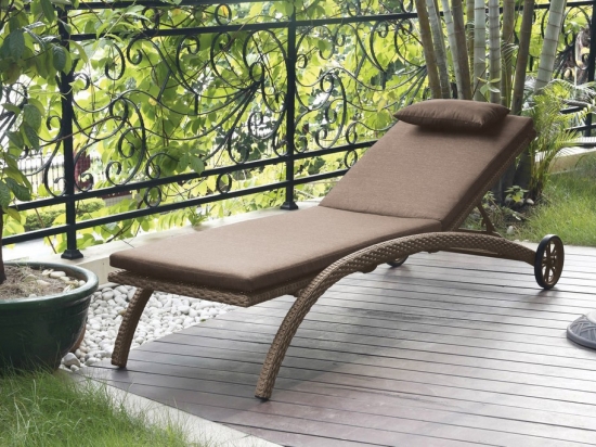 Rattan ανακλινόμενη ξαπλώστρα με σκελετό αλουμινίου και ρόδες 210x70x98 εκ
