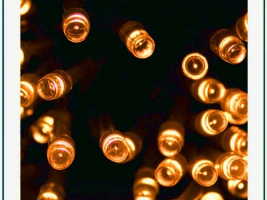 100 Led λαμπάκια IP44 επεκτεινόμενο πράσινο καλώδιο και θερμό λευκό φως 5μ