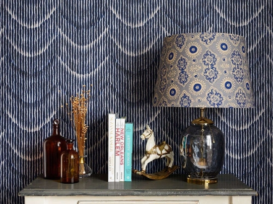 Ταπετσαρία Moving Waves WP20512 Indigo-Taupe MindTheGap 52x300cm