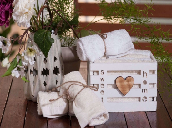 Λαβέτες Σετ 5τμχ Box 1001 White-Beige  Σε Ξύλινο Κουτί Teoran Σετ Πετσέτες 30x30cm 100% Βαμβάκι