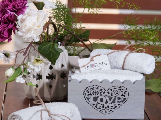 Λαβέτες Σετ 5τμχ Box 1004 White Σε Ξύλινο Κουτί Teoran Σετ Πετσέτες 30x30cm 100% Βαμβάκι