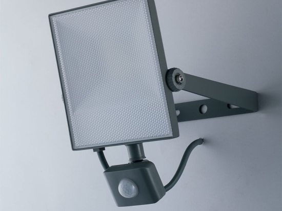 Προβολέας LED-Elios-S/30W 2000lm 4000K 26,3x16,7x6,3cm Silver Intec