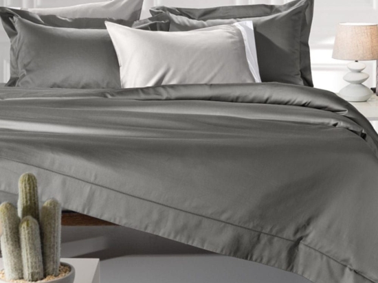 Παπλωματοθήκη Silky Anthracite Σετ 3Τεμ. Guy Laroche Υπέρδιπλo 245x255cm 100% Βαμβακοσατέν