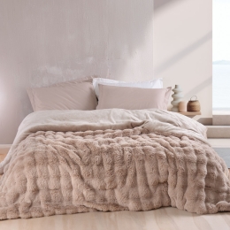 Luxe γούνινο κουβερτοπάπλωμα για υπέρδιπλο κρεβάτι σε μπεζ απόχρωση 220x240 εκ