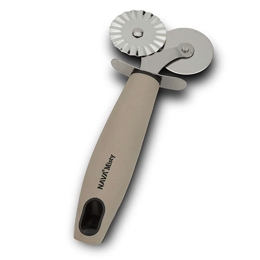 Κόπτης Ζύμης Με Διπλή Ροδέλα Misty 10-111-019 18,5cm Beige-Black Nava Ανοξείδωτο Ατσάλι